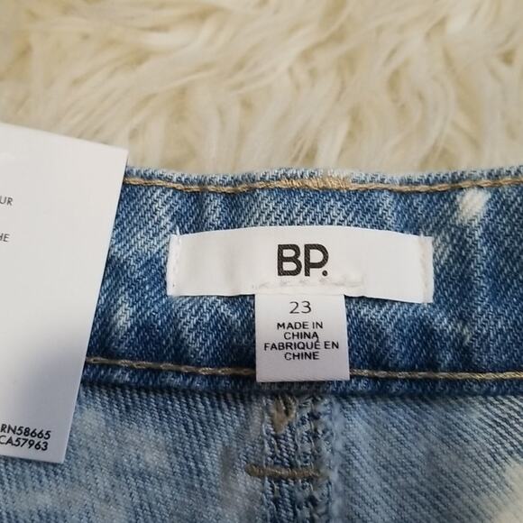 NWT BP. Destroyed High Rise Blue Bleach Dyed Jean Shorts size 23" - Picture 4 of 10